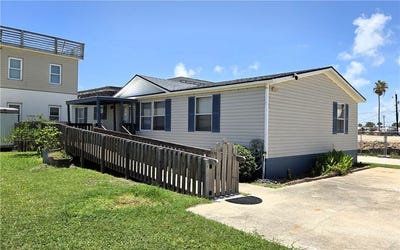 /international/us/218-e-avenue-c-port-aransas-tx-110109206928/