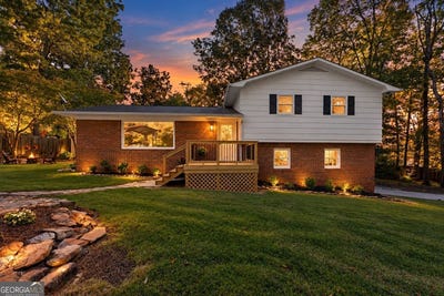 /international/us/388-sanders-street-clarkesville-ga-110110368551/