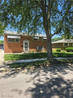 /international/us/3992-w-176th-street-cleveland-oh-110108552663/