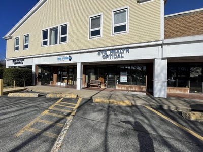 /international/us/23-whites-path-south-yarmouth-ma-110106705720/