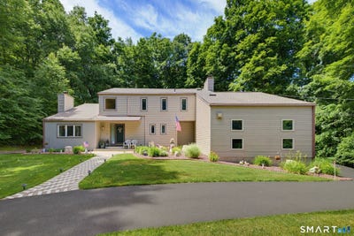 /international/us/70-pine-hollow-drive-middlebury-ct-110108916137/