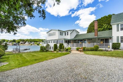 /international/us/15-atlantic-avenue-boothbay-harbor-me-110108987053/