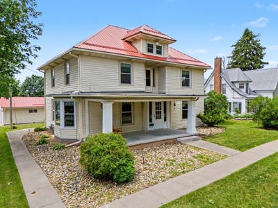 /international/us/408-s-broadway-street-toledo-ia-110108957862/