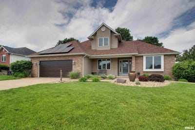 /international/us/1300-cadbury-ridge-quincy-il-110108342527/