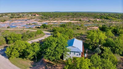 /international/us/2433-county-rd-102-llano-tx-110098787134/