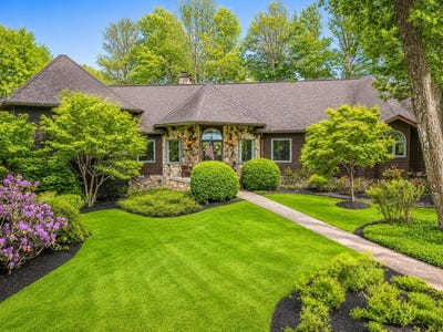/international/us/1333-lake-drive-daniels-wv-110108131580/