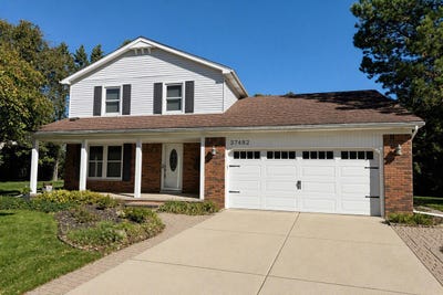 /international/us/37482-bristol-court-livonia-mi-110120750311/