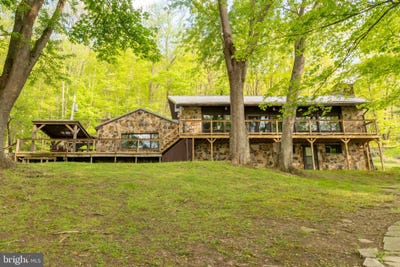 /international/us/750-lake-side-road-addison-pa-110108577403/