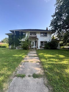 /international/us/253-prospect-avenue-waterloo-ia-110119642207/