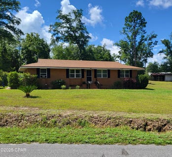 /international/us/4881-tall-pine-drive-marianna-fl-110100129118/
