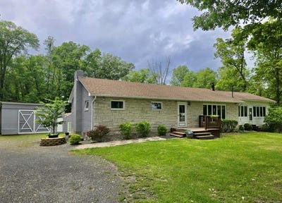 /international/us/7-red-top-road-wallkill-ny-110096608319/