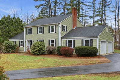 /international/us/165-townsend-st-pepperell-ma-110107029968/