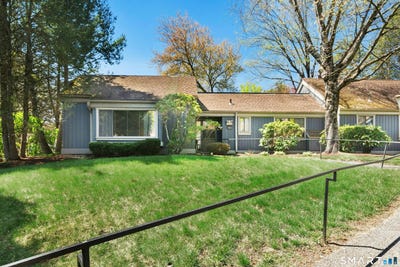 /international/us/486-heritage-village-southbury-ct-110107573117/
