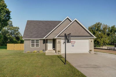 /international/us/209-roberson-street-rogersville-mo-110101422692/