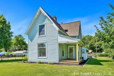 /international/us/5060-dowling-street-montague-mi-110100587824/