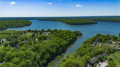 /international/us/9398-s-lake-ridge-drive-bloomington-in-110107830021/