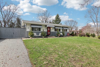 /international/us/238-frontage-road-w-northfield-il-110107841991/