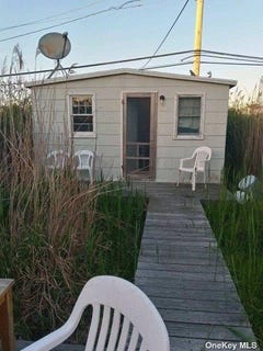 /international/us/33-sextant-walk-ocean-beach-ny-110096103835/