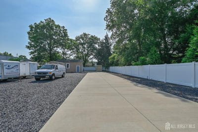 /international/us/33-bordentown-turnpike-jamesburg-nj-110100266465/