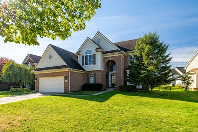 /international/us/9582-falmouth-drive-ypsilanti-mi-110120514600/