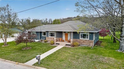 /international/us/605-union-street-ne-chatfield-mn-110107851590/