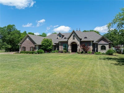 /international/us/3110-ashebury-point-greenwood-ar-110097333076/