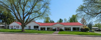 /international/us/207-e-broadway-street-mount-carroll-il-110104033039/