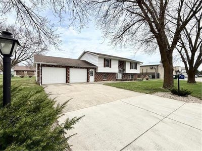 /international/us/14-1st-street-nw-fairfax-mn-110107379055/