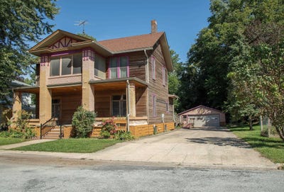 /international/us/323-ne-3rd-avenue-waverly-ia-110102079448/