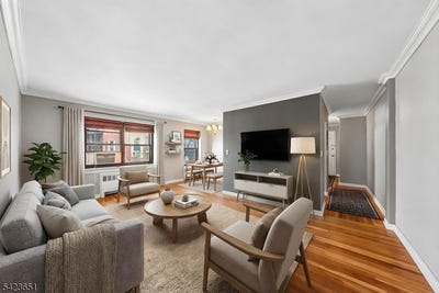 /international/us/241-e-main-st-bergenfield-boro-nj-110107306027/