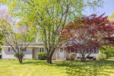 /international/us/14-wilstan-avenue-patchogue-ny-110099131957/