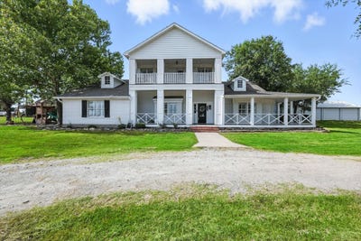 /international/us/185-quail-run-court-decatur-tx-110120091356/