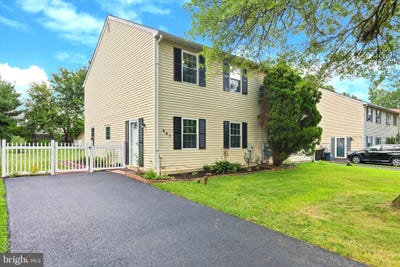 /international/us/447-indian-crest-drive-harleysville-pa-110100962878/