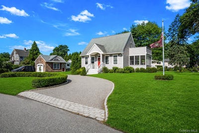 /international/us/16-foster-crossing-east-quogue-ny-110109493707/