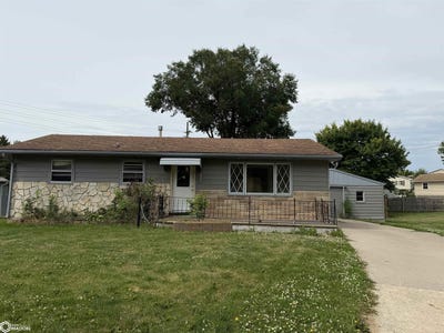 /international/us/2009-ridgeway-drive-denison-ia-110109066309/