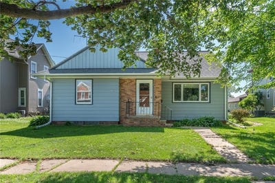/international/us/410-state-st-dysart-ia-110098348442/