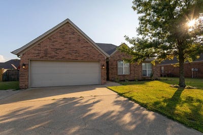 /international/us/808-belle-rive-drive-marion-ar-110119558669/