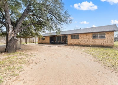 /international/us/520-quaid-street-marlin-tx-110105785084/