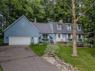 /international/us/1010-parcher-street-wausau-wi-110101092382/