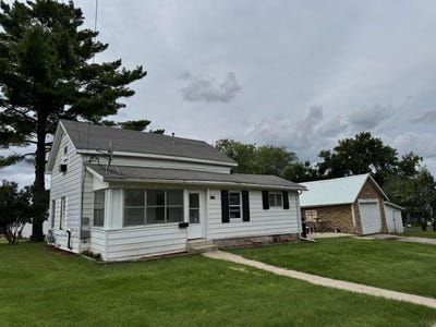 /international/us/1625-10th-avenue-monroe-wi-110101892598/