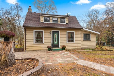 /international/us/n9198-pine-street-east-troy-wi-110103951665/