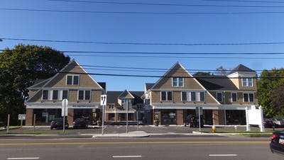 /international/us/67-w-main-street-clinton-ct-110108677749/
