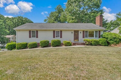 /international/us/165-fox-fire-cloverdale-va-110108196550/