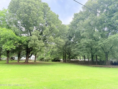 /international/us/sw-fourth-street-flora-ms-110107954968/