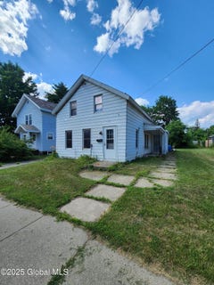 /international/us/59-first-street-glens-falls-ny-110100691607/
