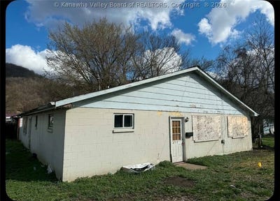 /international/us/4902-raven-drive-charleston-wv-110108301838/