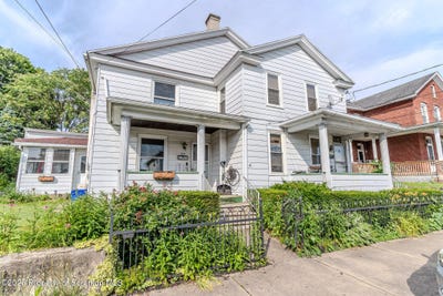 /international/us/64-66-pine-street-pittston-pa-110100382399/