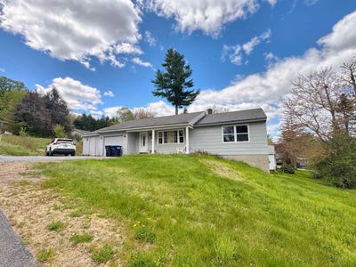 /international/us/20-edwin-avenue-claremont-nh-110108012784/