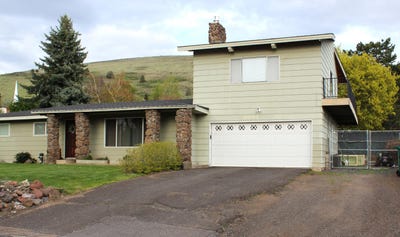 /international/us/2003-carlson-drive-klamath-falls-or-110099275340/