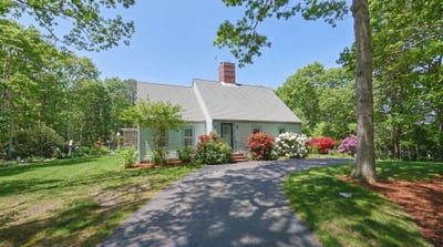/international/us/12-madison-drive-east-sandwich-ma-110108493697/